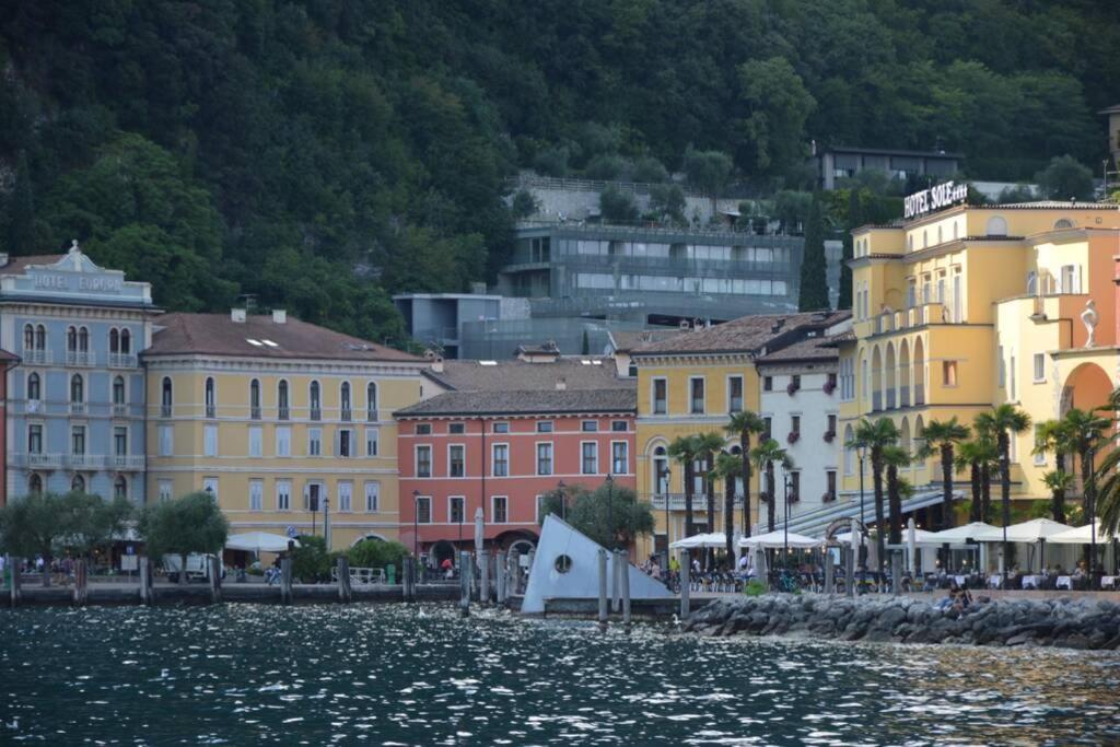 Appartamento Sunrise - Centro Storico N2 Рива-дель-Гарда Экстерьер фото